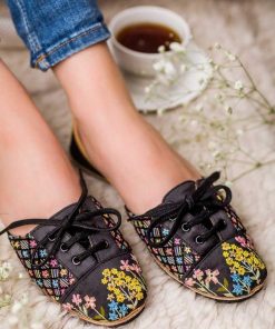 Dark Beauty : Sneakers